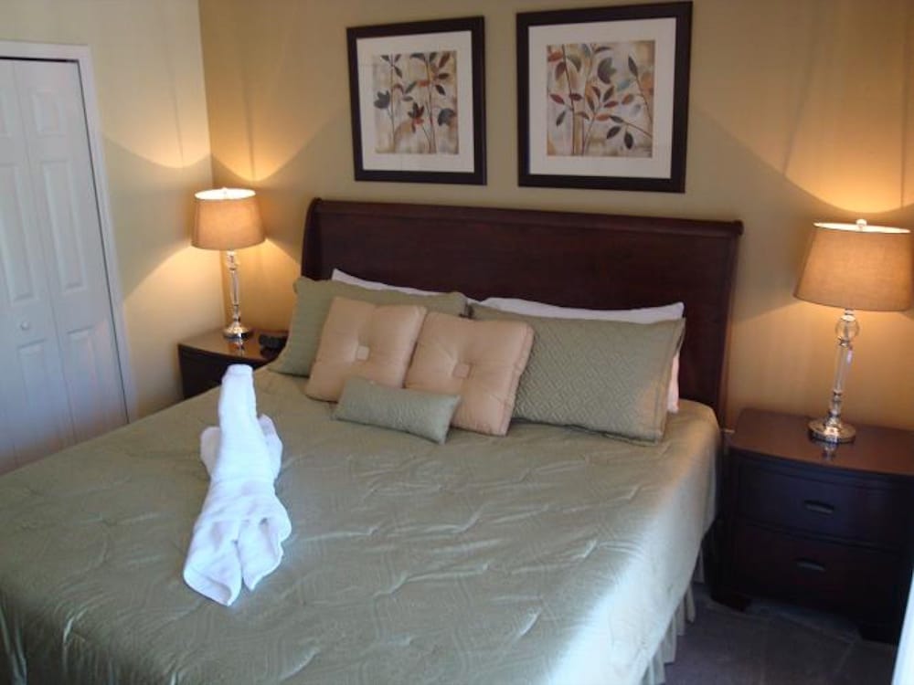 3BR 2.5BA Home in Emerald Island Resort by CV 8479 - photo 9