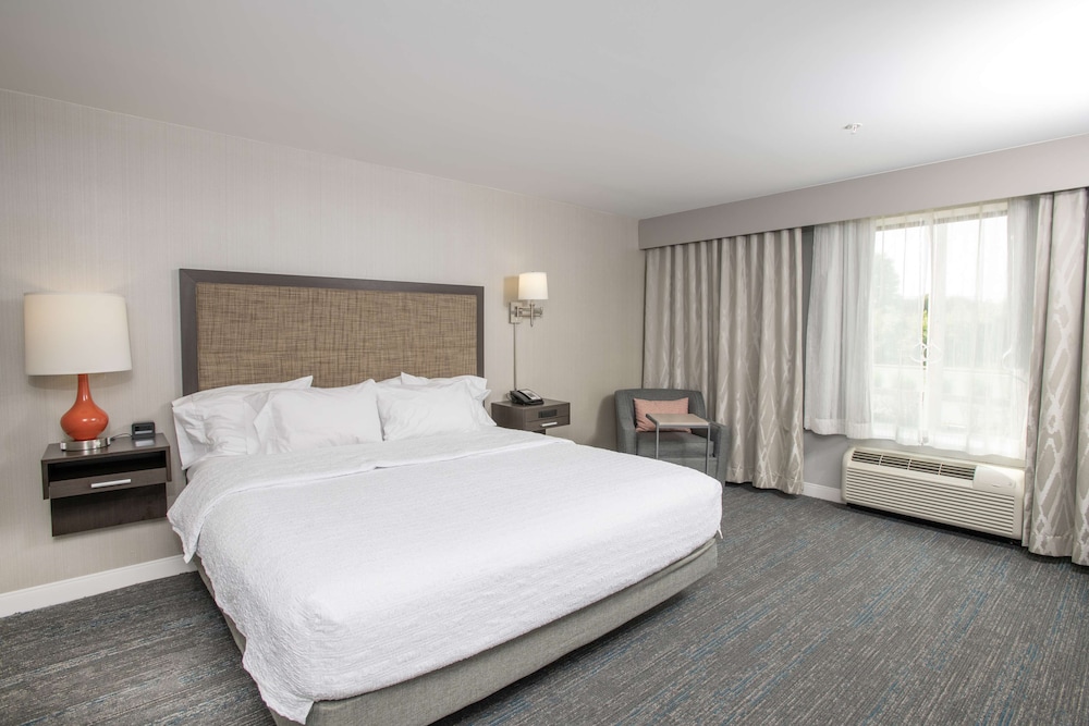 Hampton Inn & Suites Cincinnati Kenwood - photo 13