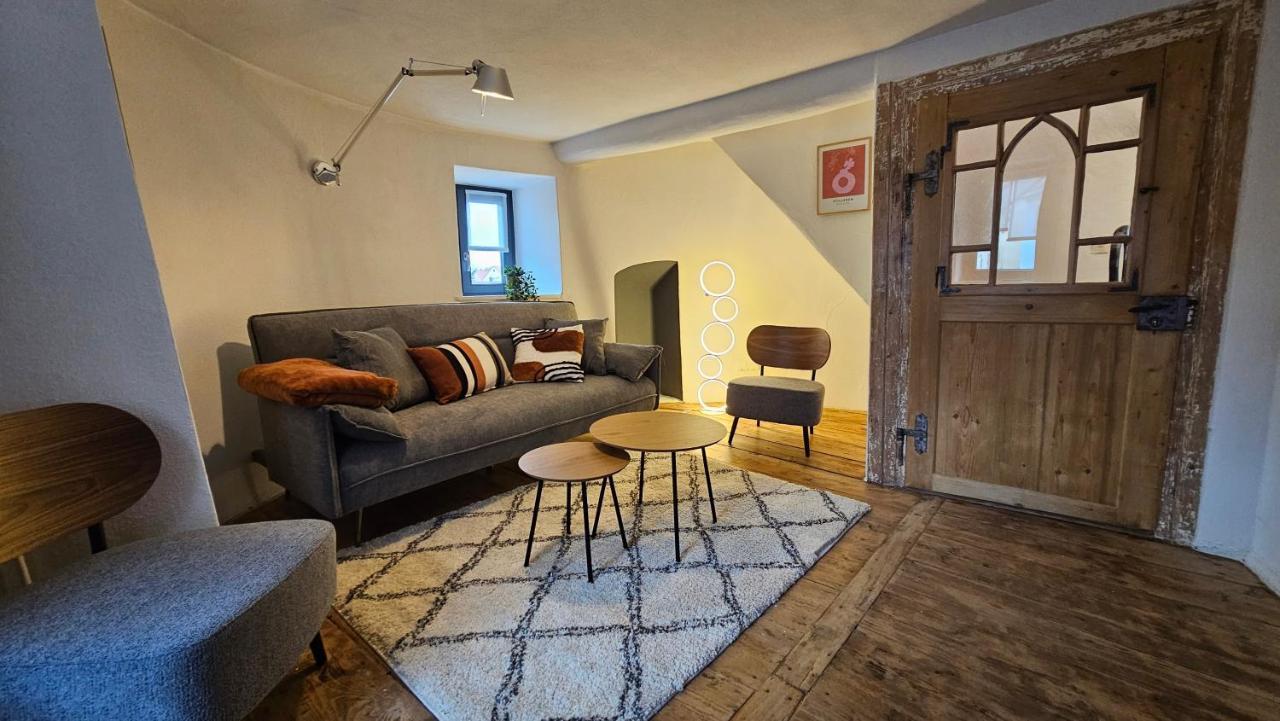 YFB l 500 Jahre alter Stadtmauerturm — hotel in Dillingen An Der Donau
