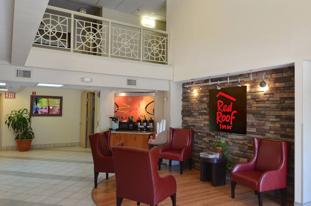Red Roof Inn San Antonio Airport - photo 2