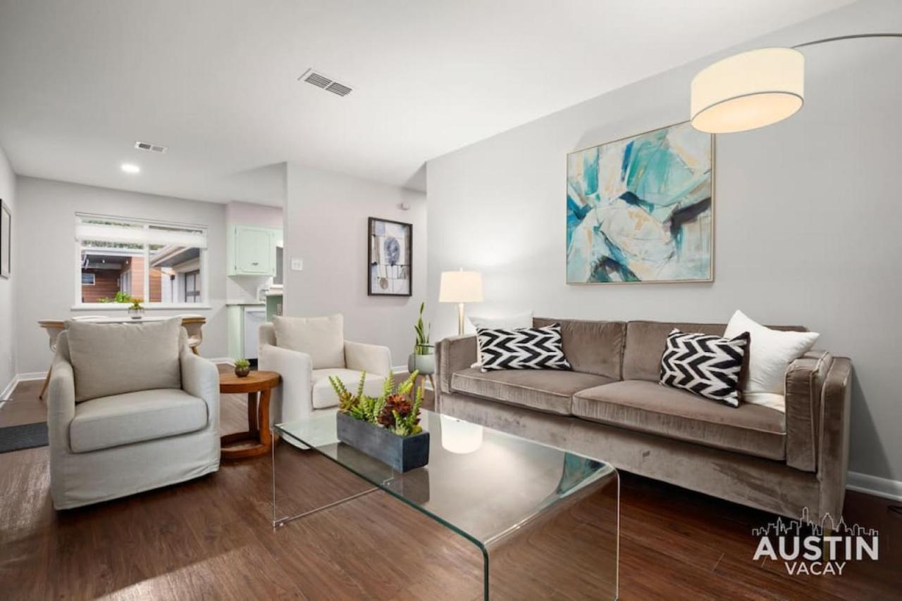 Retro Chic Old Austin Charm with Updated Features — 4-Star Luxury Hotel in Austin, United States