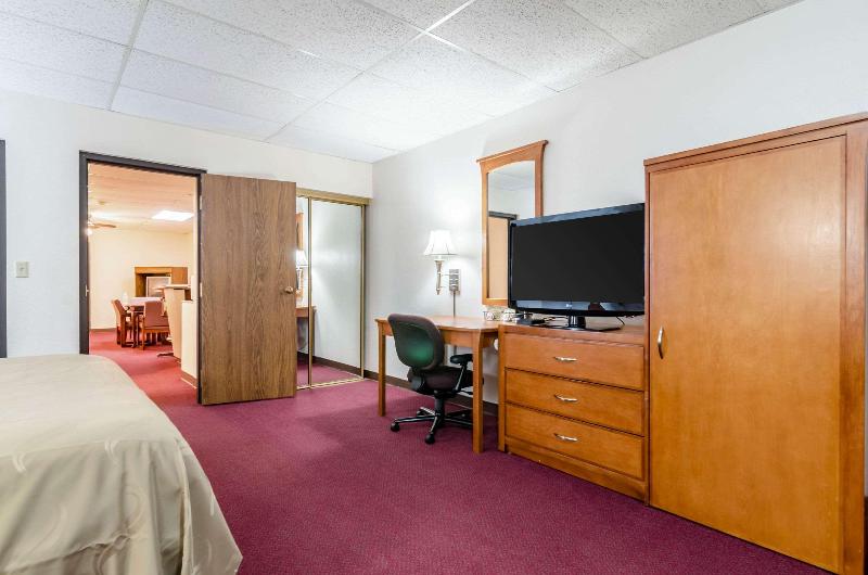 Quality Inn & Suites Salina West - photo 23