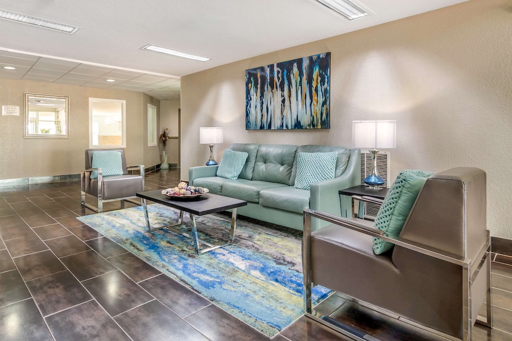 Quality Suites Kansas City International Airport - photo 10