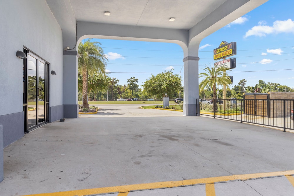 Express Inn and Suites - photo 46