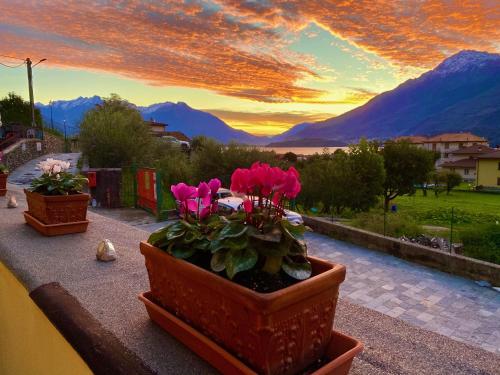 Casa Carmen Apartment Lake Como — 4-Star Luxury Hotel in Dongo, Italy