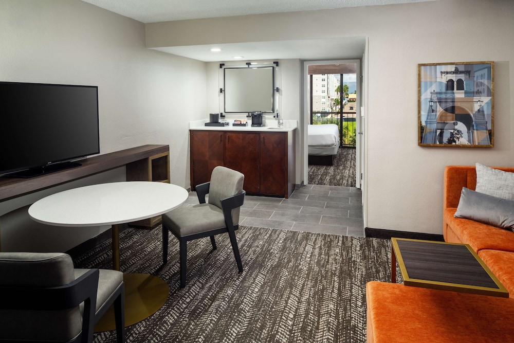 Embassy Suites by Hilton Orlando North - photo 31
