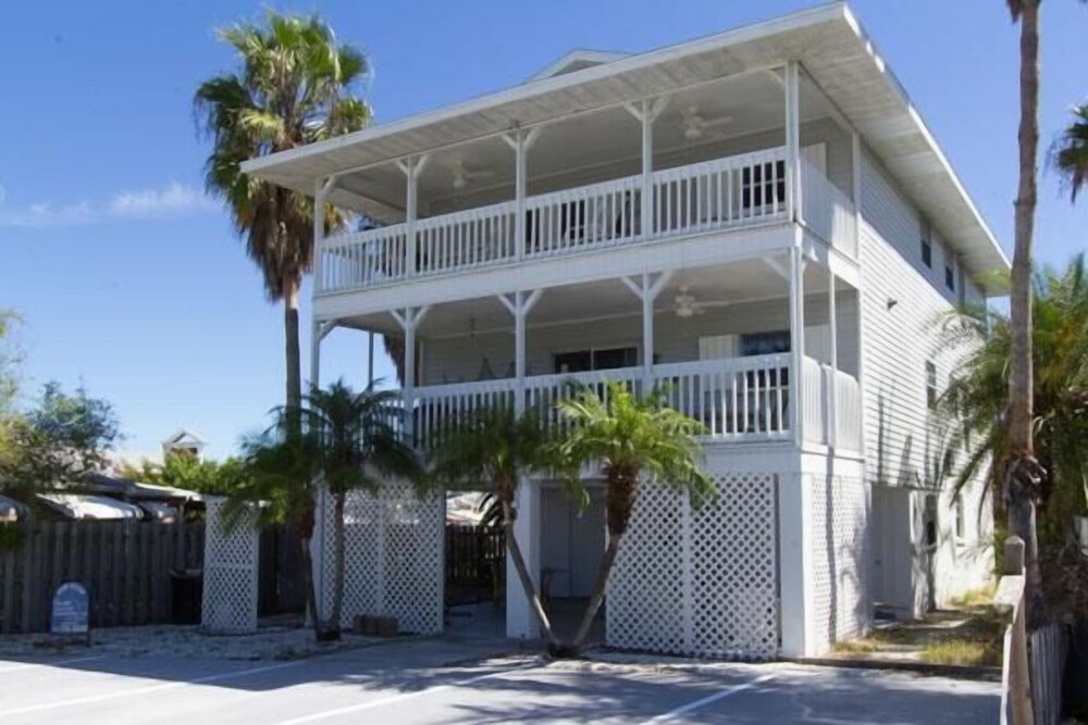 Good Times Both Units in Bradenton Beach, United States
