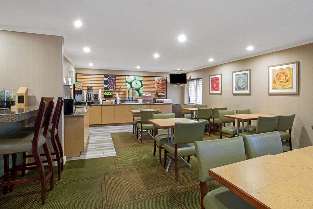 La Quinta Inn by Wyndham Auburn Worcester - photo 25