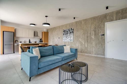 Avenue 103 3 Bed