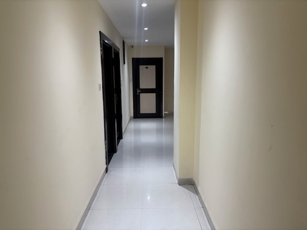 Hotel Opal Edge - last minute hotel in Indore