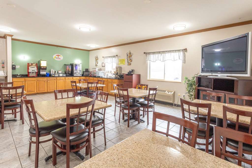 Super 8 by Wyndham Big Rapids - photo 45