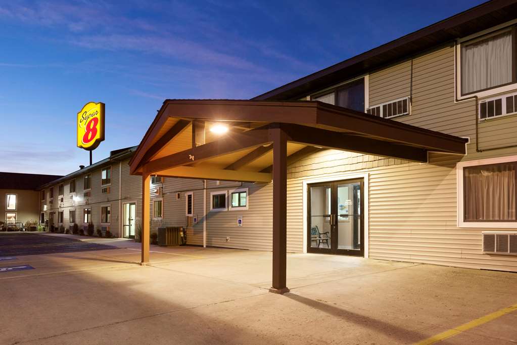 Super 8 by Wyndham Houghton - photo 2