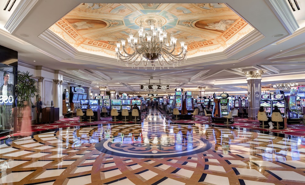 The Venetian Prestige Club Lounge - photo 4