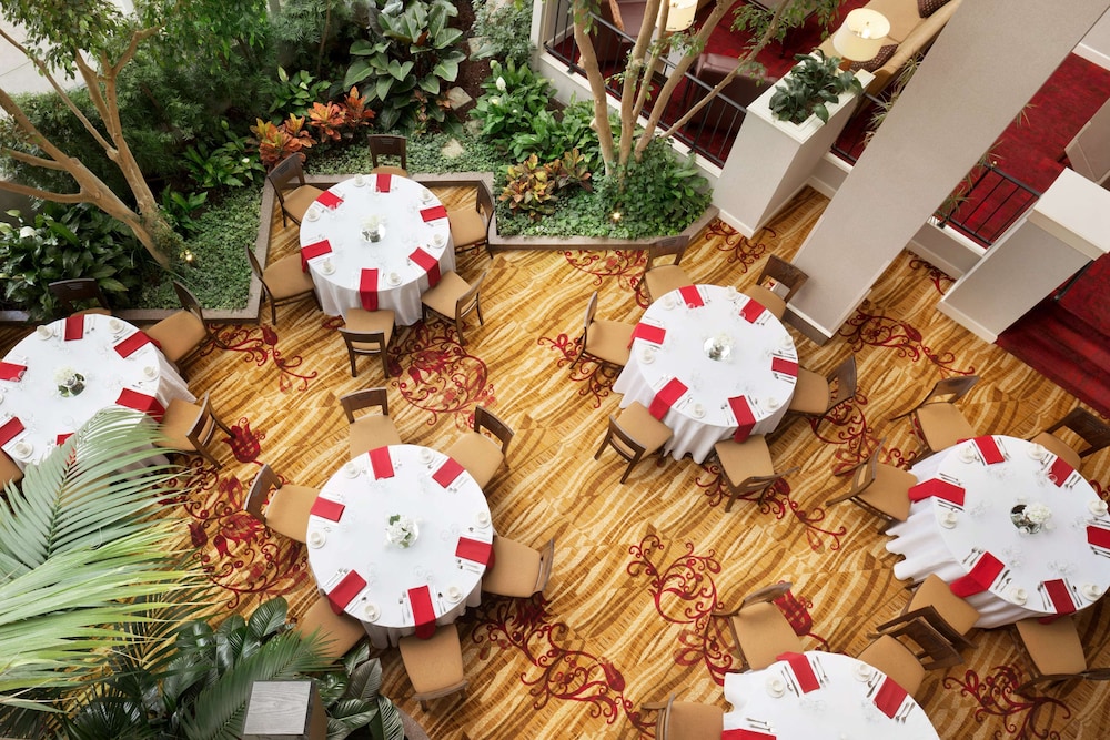 Hilton Fort Wayne at the Grand Wayne Convention Center - photo 3