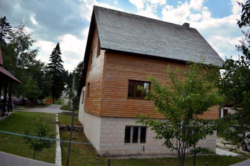 Srna Chalet — 4-Star Luxury Hotel in Zabljak, Montenegro