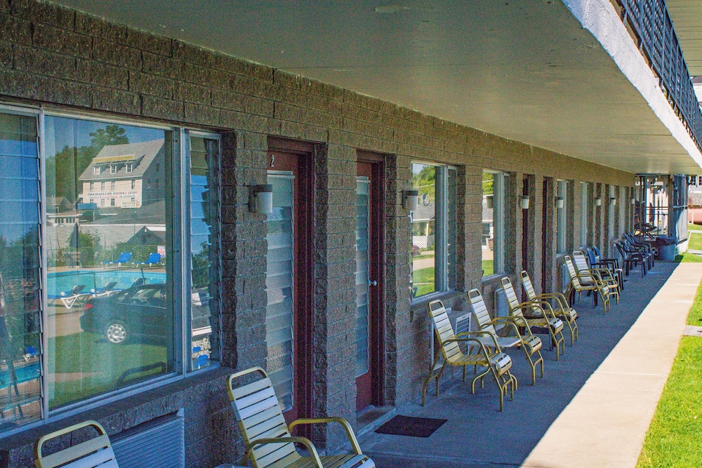 Half Moon Motel & Cottages - photo 59