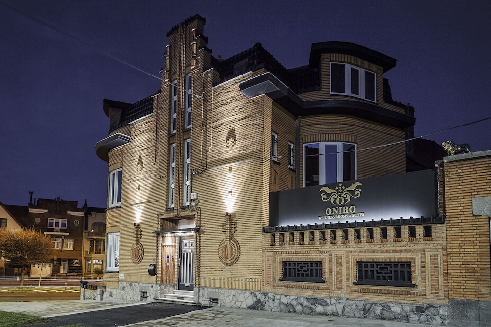 Hotel ONIRO Luxury Rooms & Wellness Suites - carbon neutral hotel in Tournai