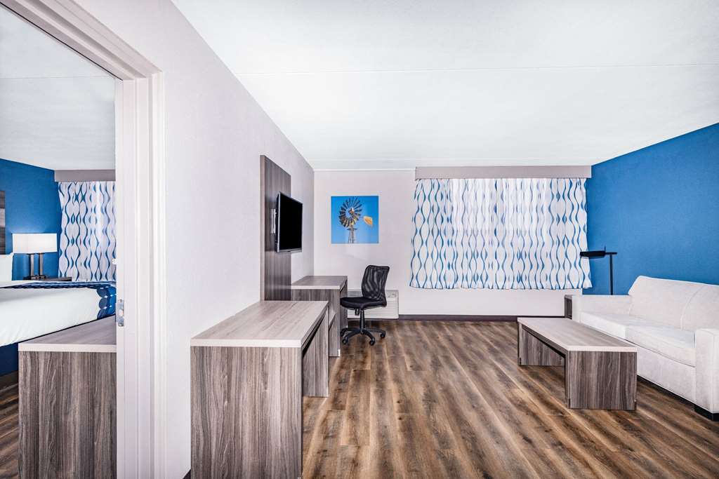 Wingate by Wyndham Wichita Airport - photo 24