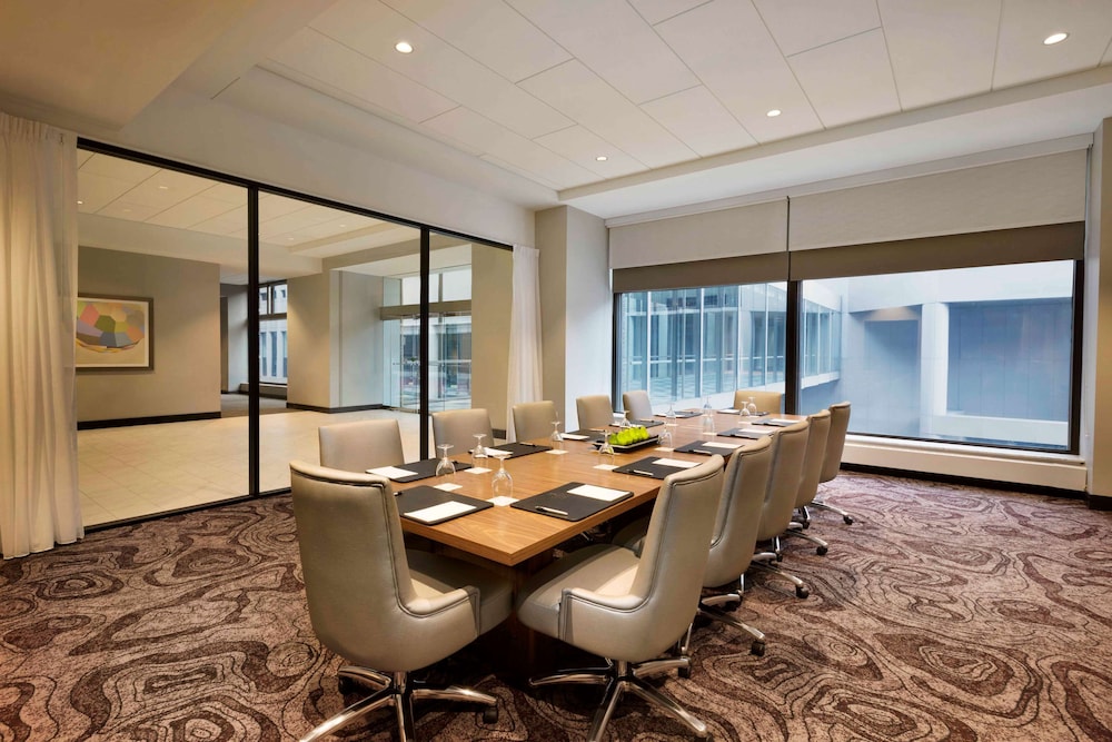 Embassy Suites by Hilton Minneapolis Downtown - photo 38