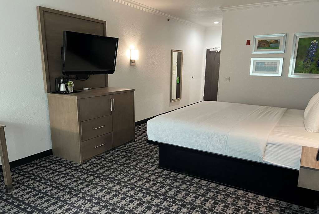 La Quinta Inn & Suites by Wyndham Dalhart - photo 52