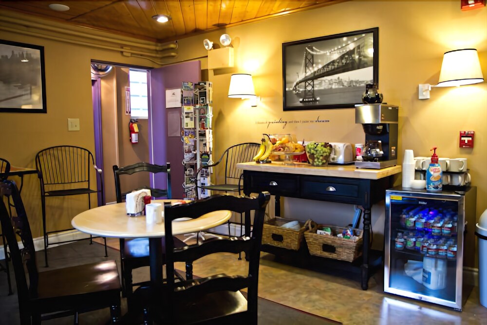 Anchorage Downtown Hotel - photo 10