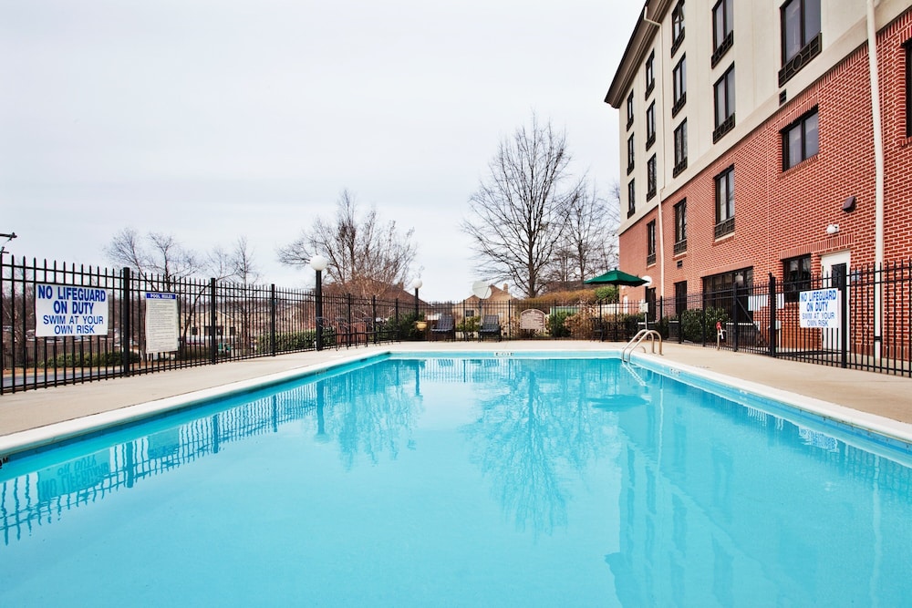 Holiday Inn Express & Suites Greenville Downtown by IHG - photo 24