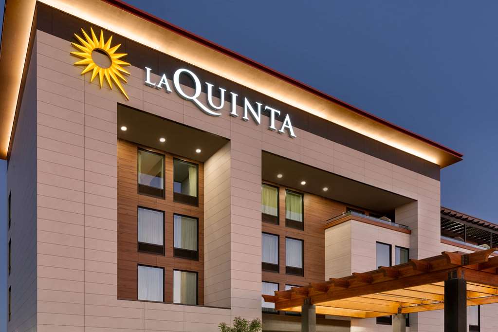 La Quinta Inn & Suites Santa Rosa Sonoma - photo 4