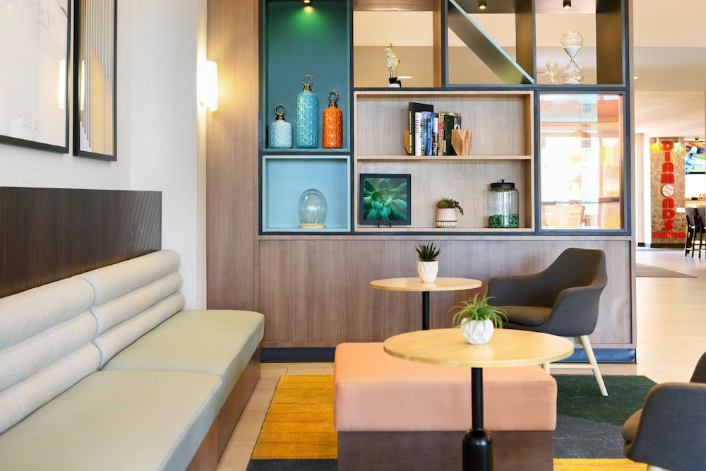 Holiday Inn & Suites Oakland Airport by IHG - photo 72
