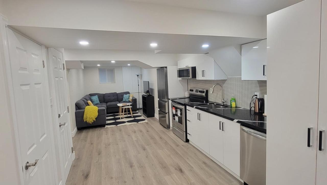 Lake Walk House 3 Bed 2 Bath Apt — 4-Star Luxury Hotel in Hamilton, Canada