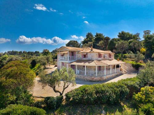 Mirabilia Loft Amazing Views And Steps From Banana Beach — 4-Star Luxury Hotel in Sikyon, Greece