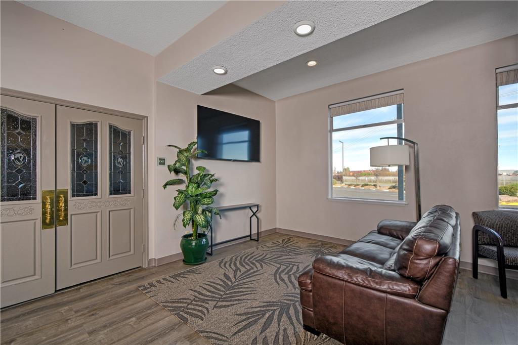 Days Inn by Wyndham Novato San Francisco - photo 9