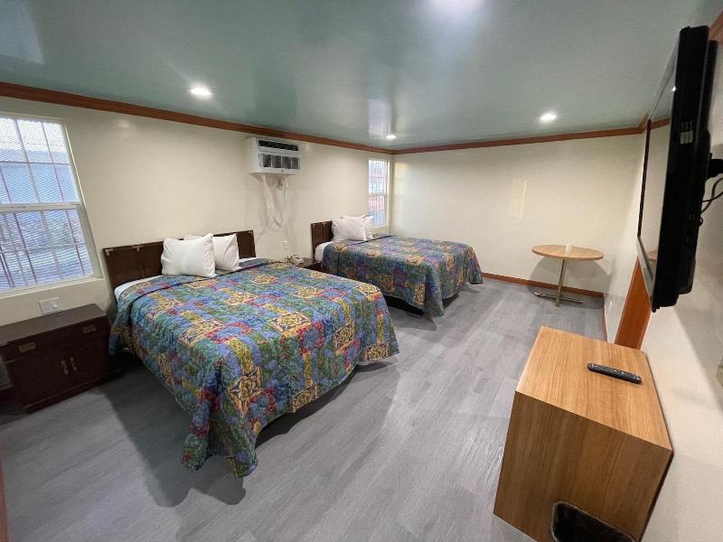 Hilltop Motor Inn - photo 22