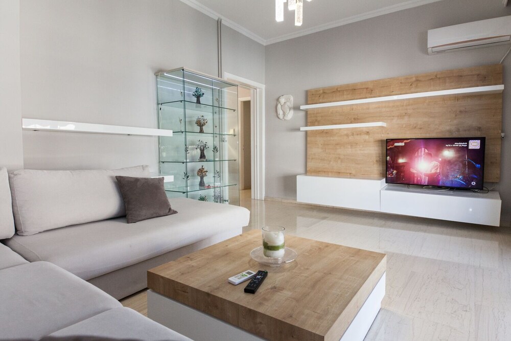 Modern Luxury 2Bd Apt in Agios Dimitrios — 4-Star Luxury Hotel in Agios Dimitrios, Greece