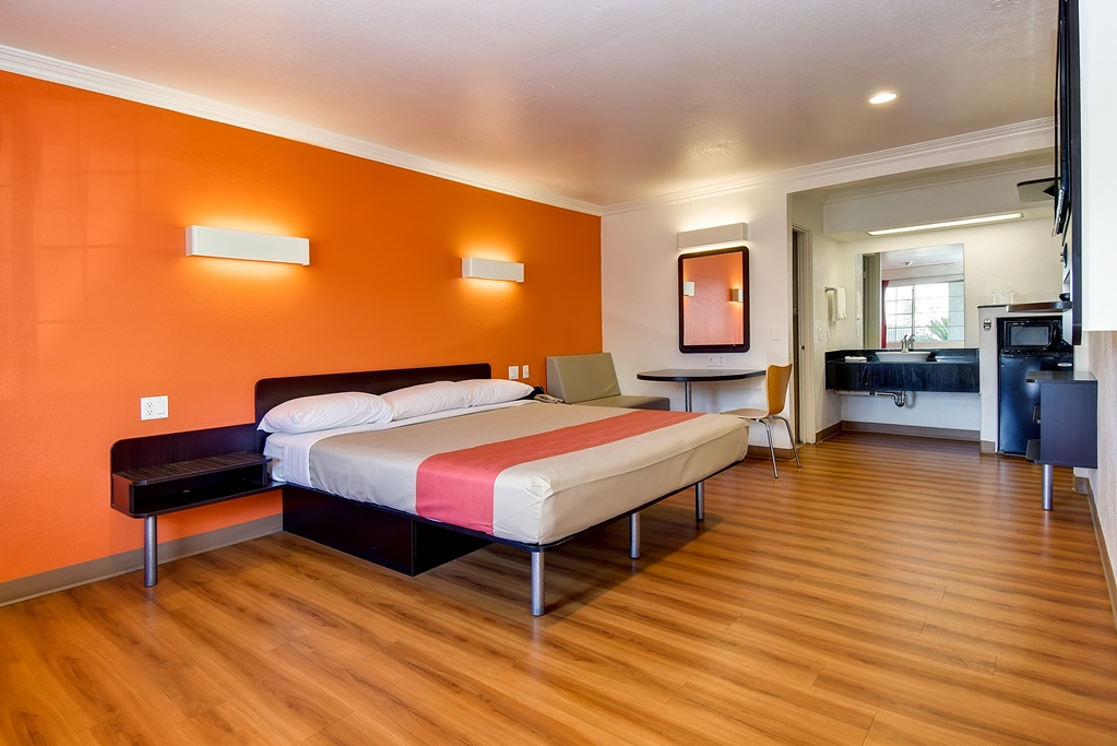 Motel 6 Garden Grove - photo 4