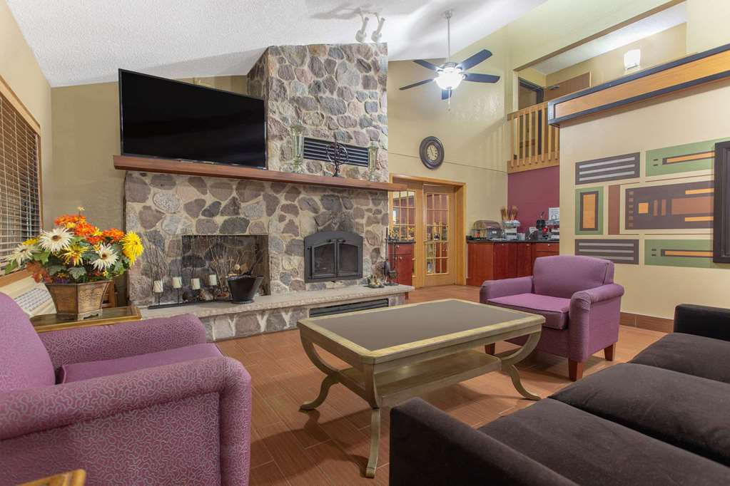 AmericInn by Wyndham Burlington - photo 5