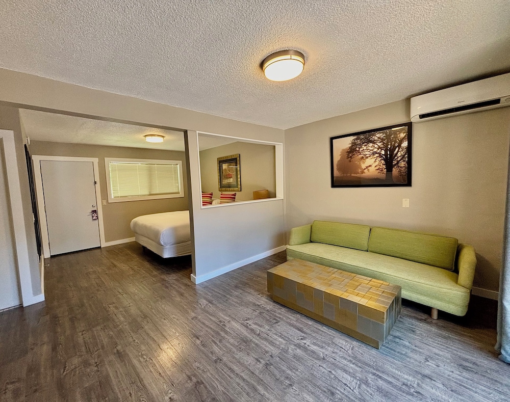 Hidden Valley Inn - photo 11