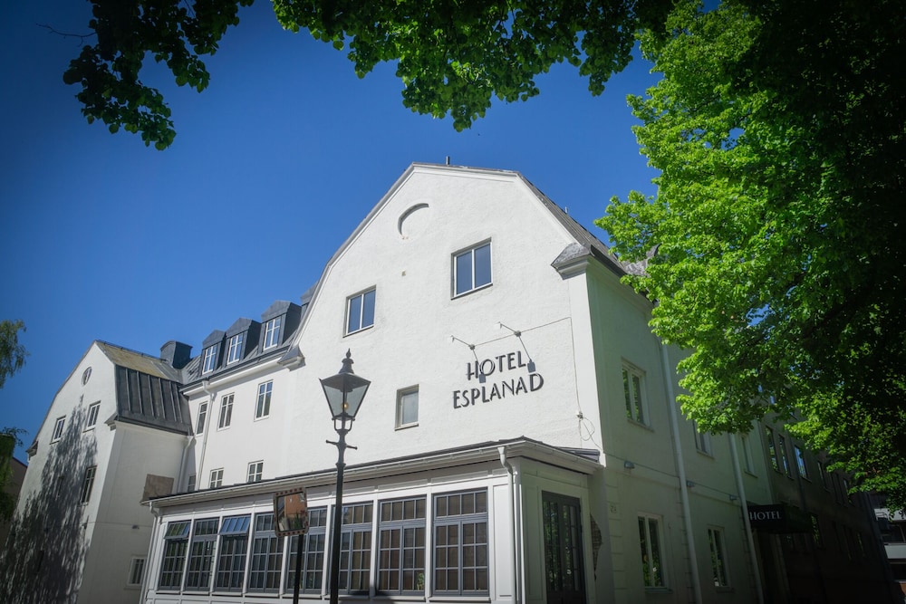 Hotell Esplanad — 4-Star Luxury Hotel in Vaexjoe, Sweden