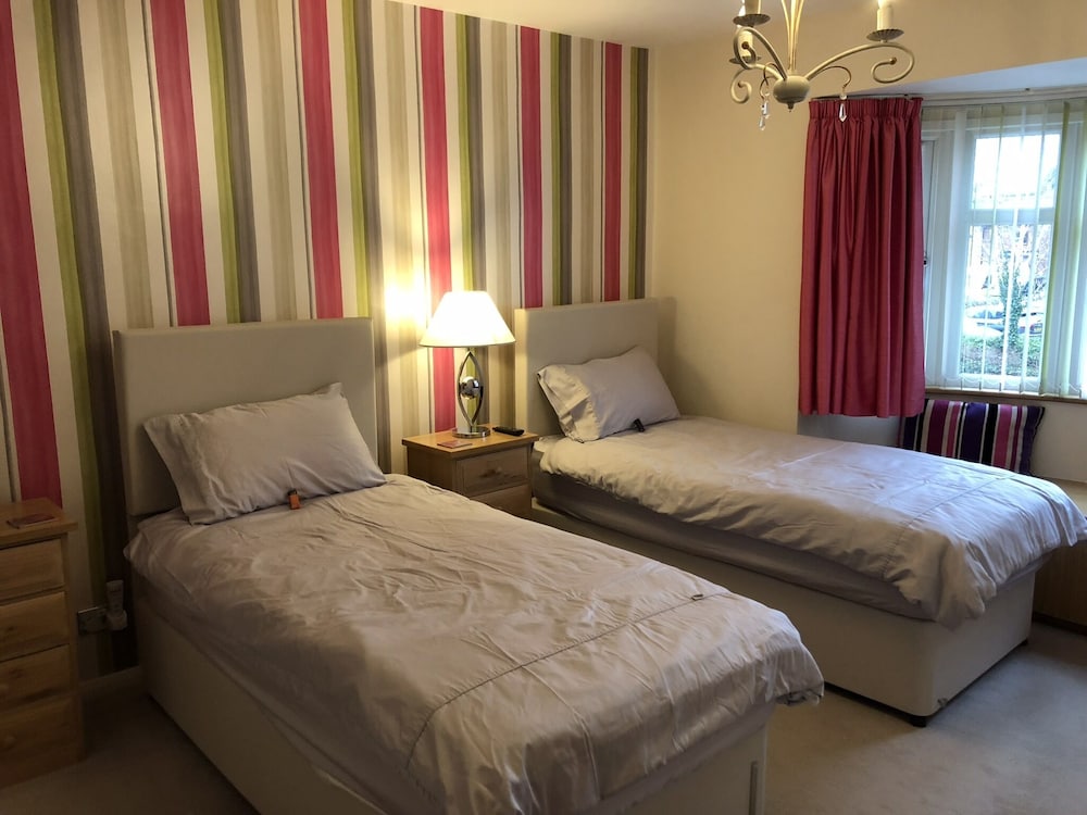 Lamorna - last minute hotel in Olney