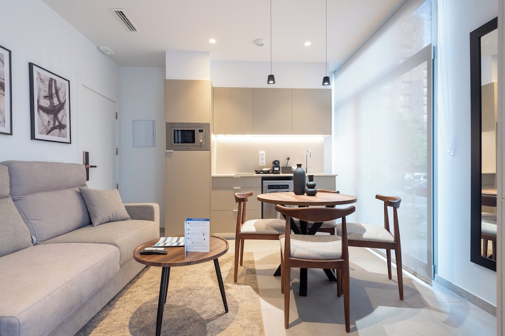 Dorm4You Arena - carbon neutral hotel in Valencia
