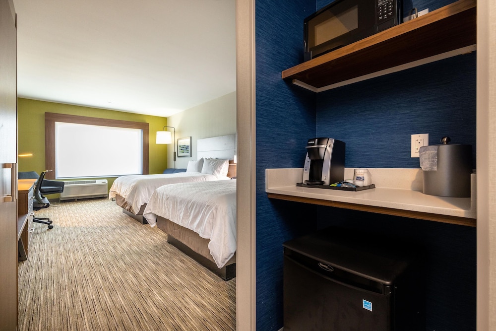 Holiday Inn Express & Suites San Jose Silicon Valley - photo 33