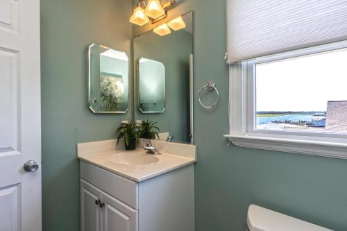 Pier Pleasure by Oak Island Accommodations - photo 45