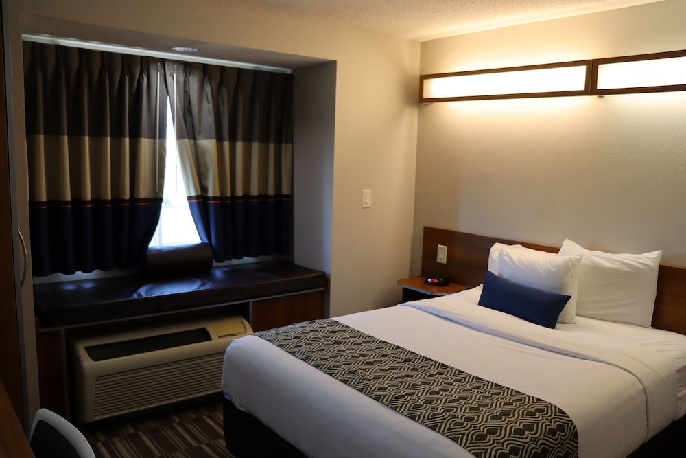 Microtel Inn & Suites by Wyndham Columbus Near Fort Benning - photo 44