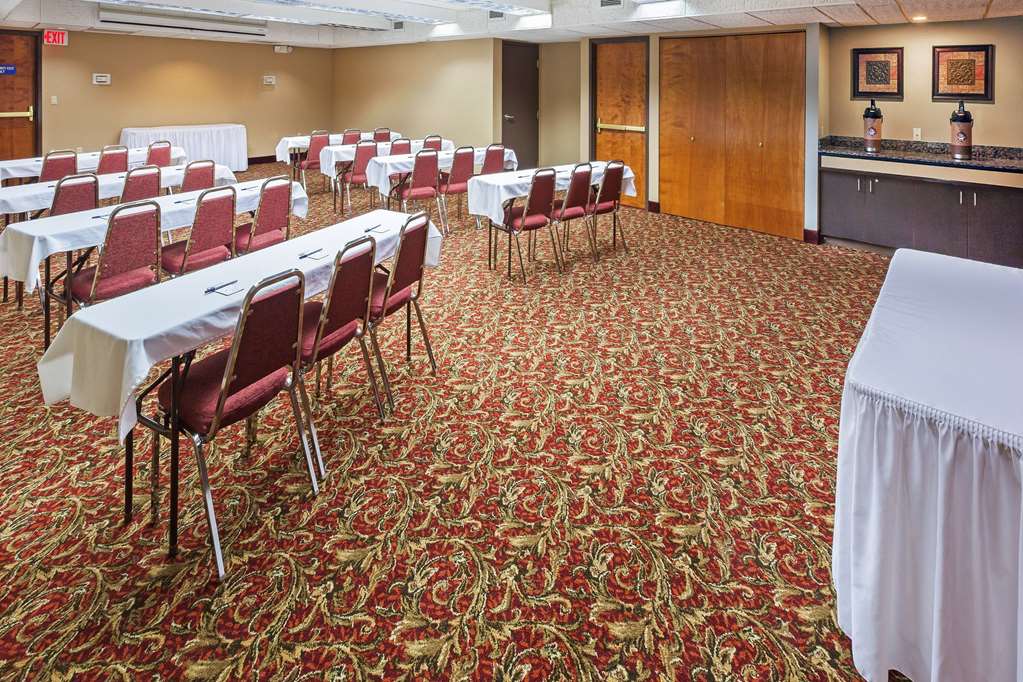 AmericInn by Wyndham Omaha - photo 19