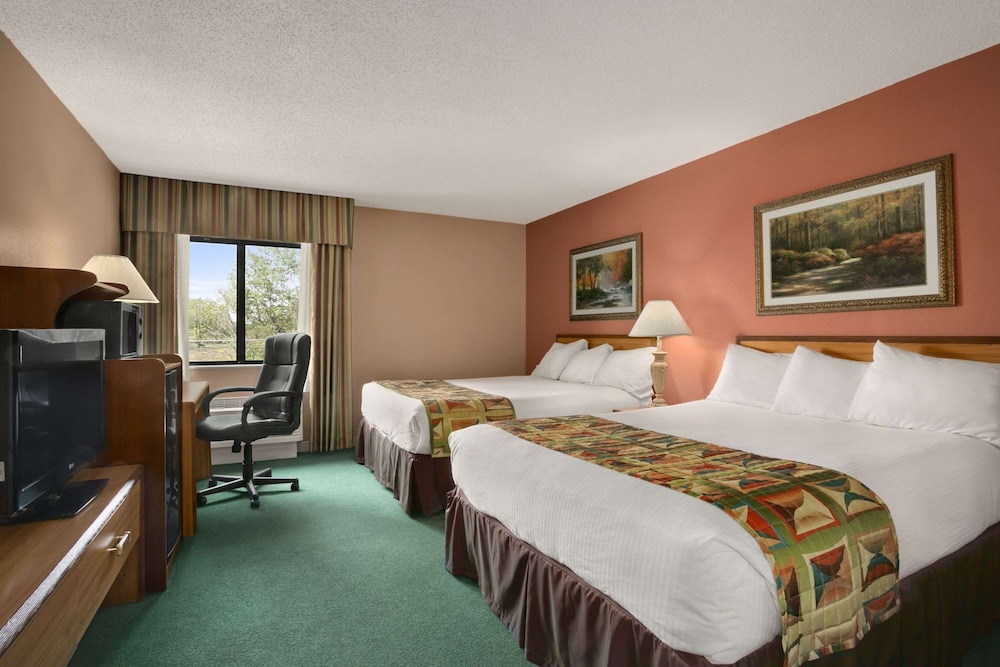 Baymont by Wyndham Sullivan - photo 8