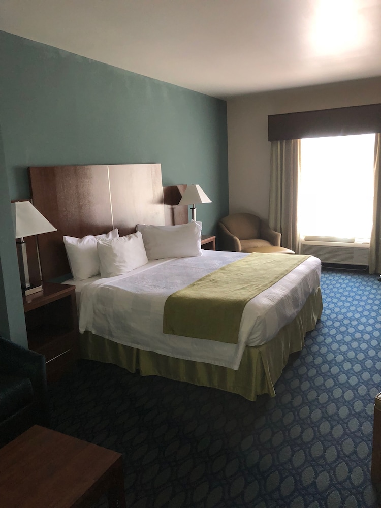 Country View Inn & Suites - photo 20