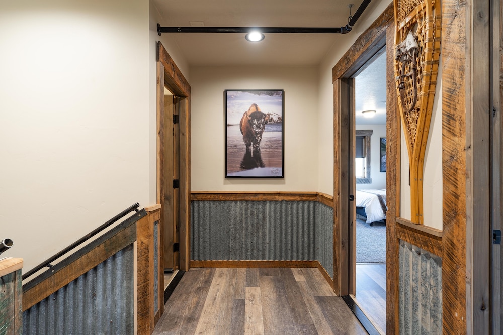 The Adventure Inn Yellowstone - photo 55