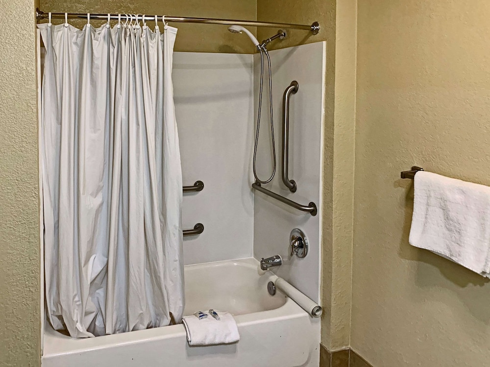 Rodeway Inn Sacramento University Area - photo 17