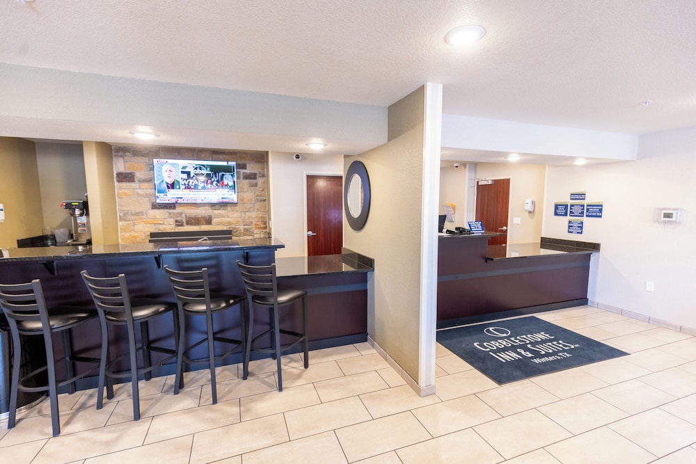 Cobblestone Inn & Suites Winters - photo 17