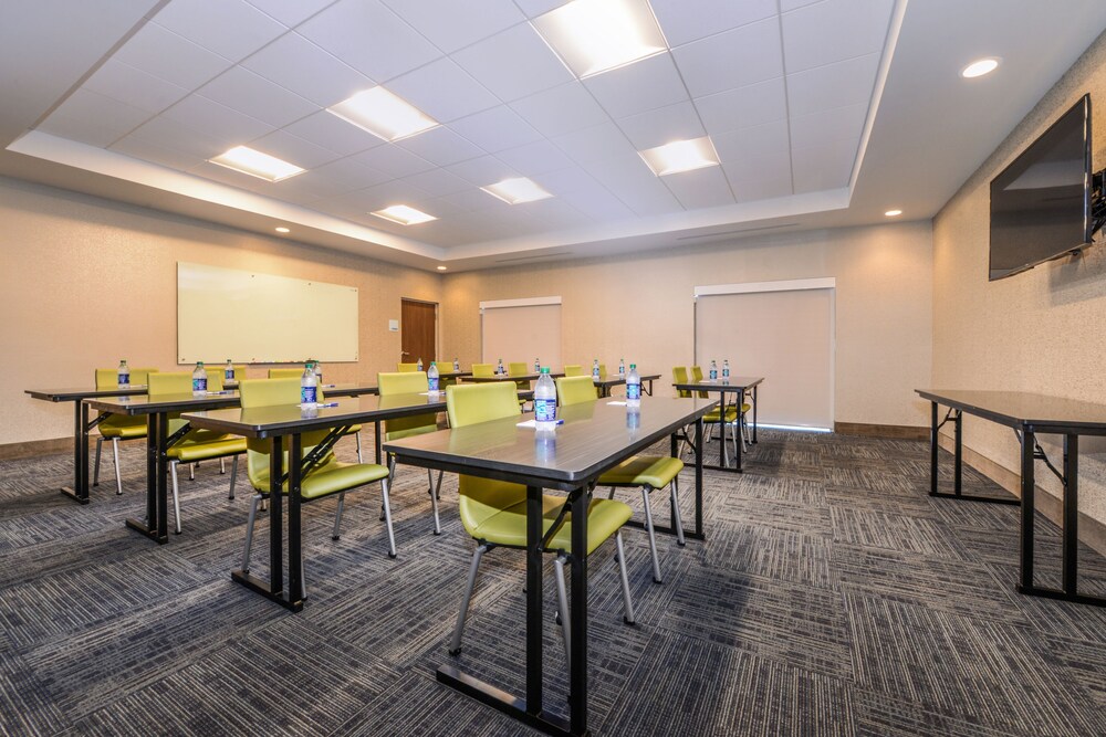 Holiday Inn Express & Suites St. Petersburg Madeira Beach by IHG - photo 69