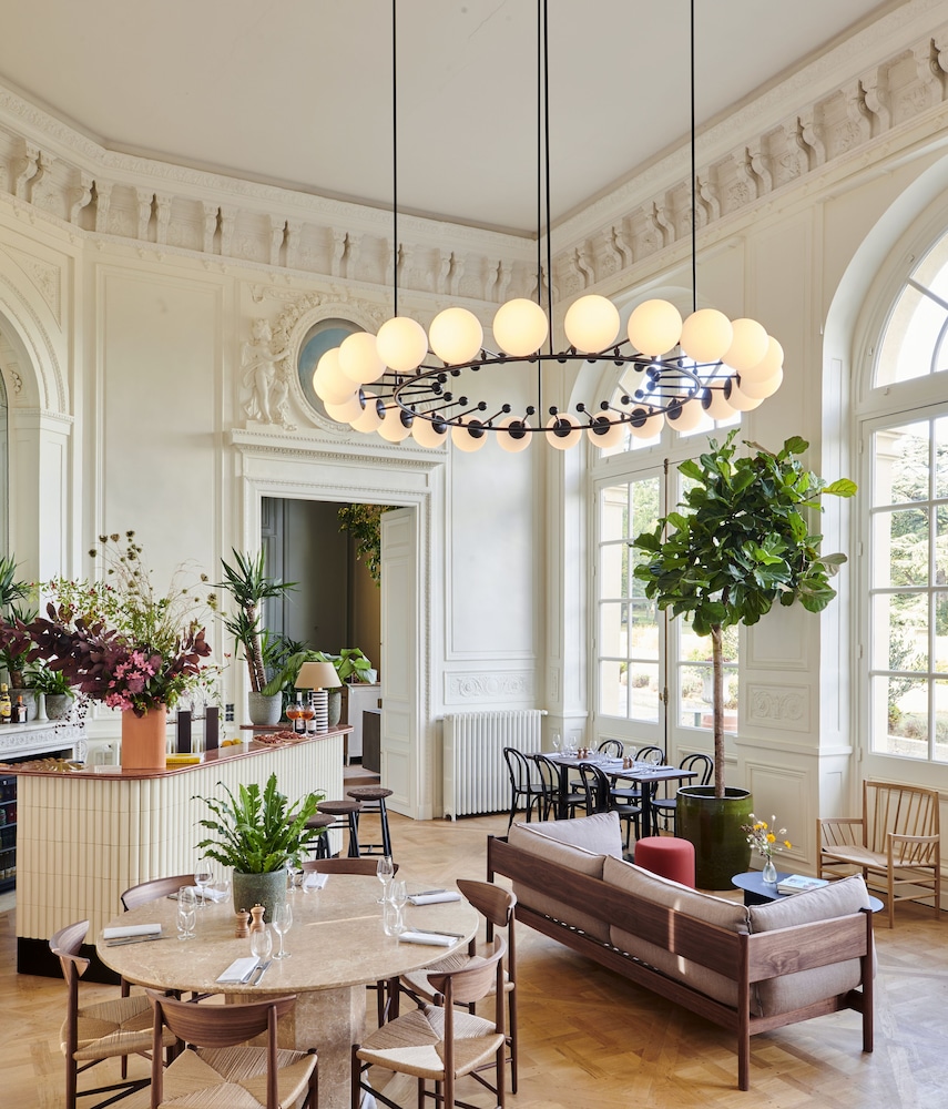 Les Maisons de Campagne Maison du Val — 4-Star Luxury Hotel in Saint-Germain-En-Laye, France